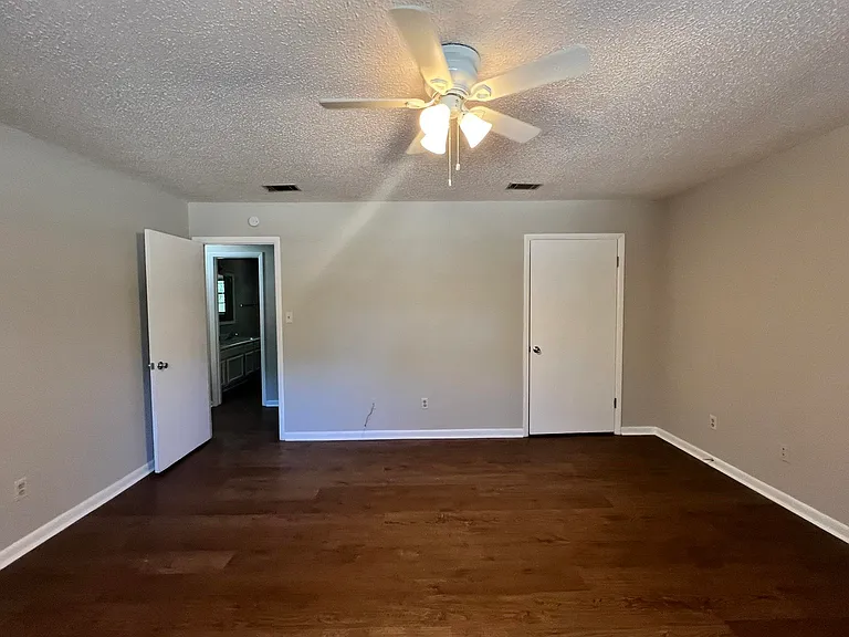 2406 Ramblewood Ct #B — Photo 13