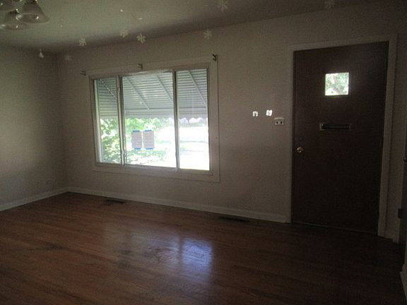 3rd image of 209 N William St