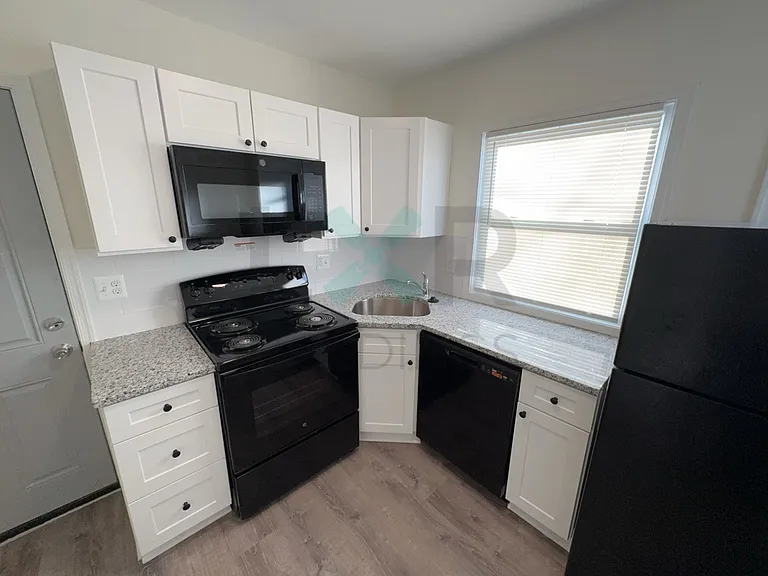 38 Rhodes Ave #1 — Photo 2