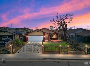 813 Orangewood St, Bakersfield, CA