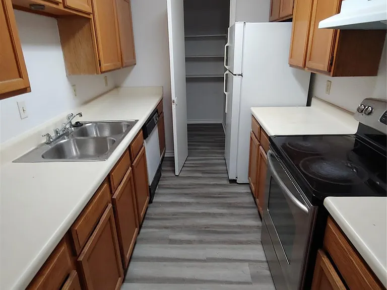 9700 Leawood Blvd #408 — Photo 7