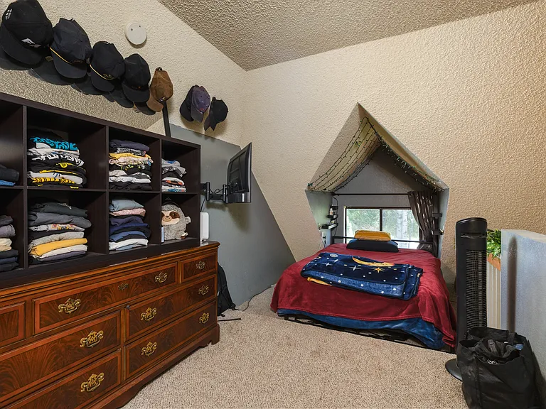 411 E Foothill Blvd #3 — Photo 11