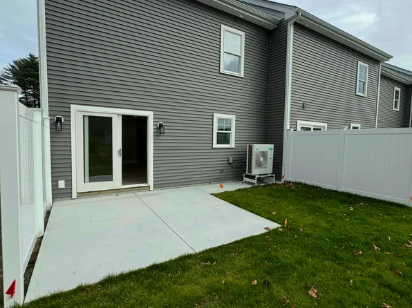 321 Winthrop St #103, Taunton, MA 02780