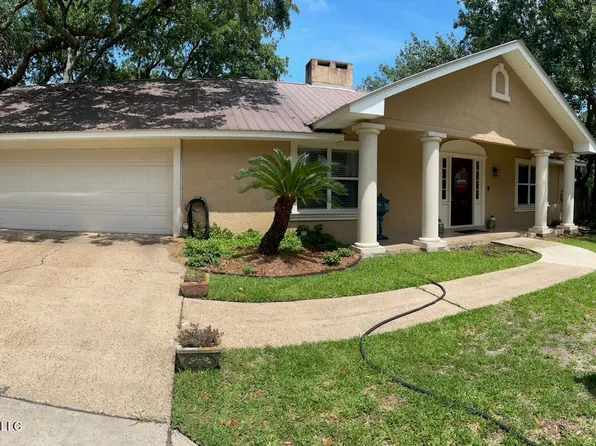 5904 Shore Dr, Ocean Springs, MS 39564