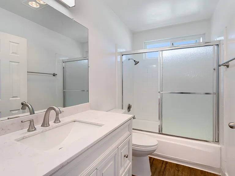 Crestview Apartment Homes — Photo 11