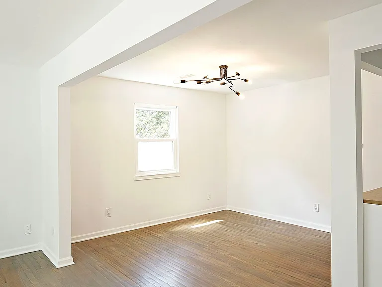 209 Greentree Park — Photo 7