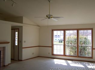 414 Laurel Dr, Saint Joseph, IL