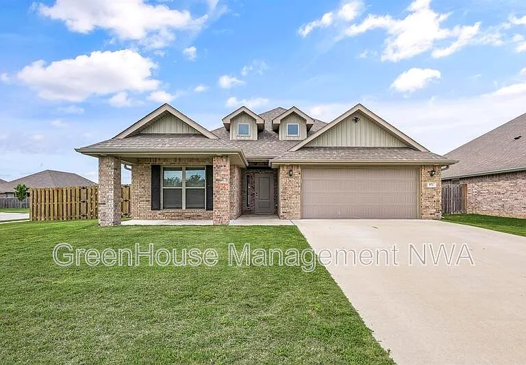 971 Redfree Dr — Photo 1