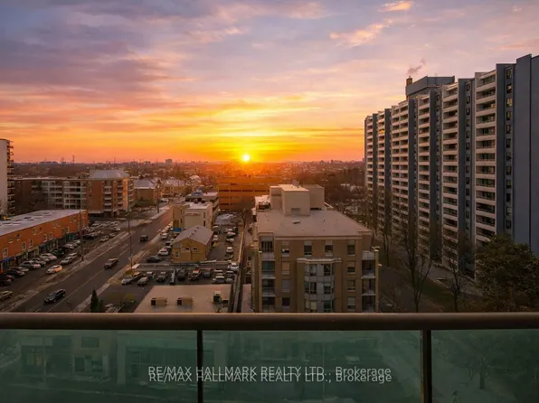 5949 Yonge St #1105, Toronto, ON M2M 3V8