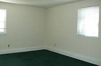 4th image of 88 W Essex Ave