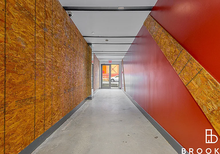 1461 Gates Ave #4D — Photo 23