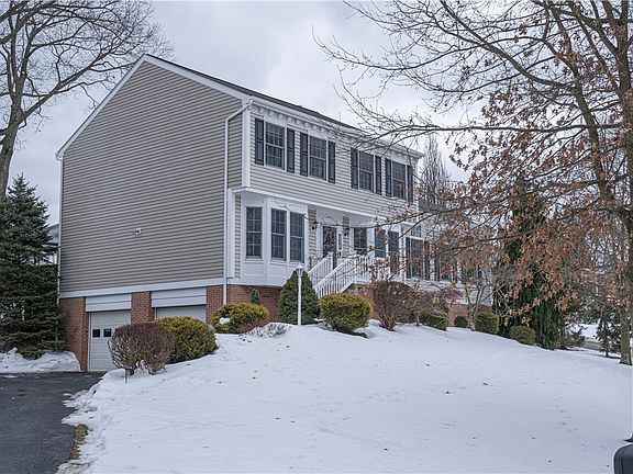 2nd image of 5683 Villahaven Dr