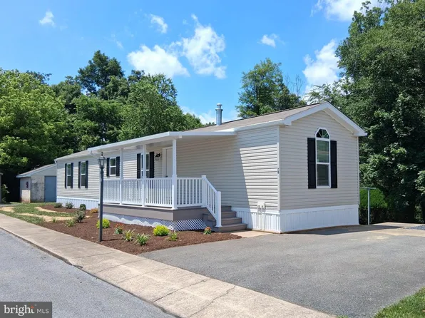 955 Wollups Hill Rd Trailer 28, Stevens, PA 17578