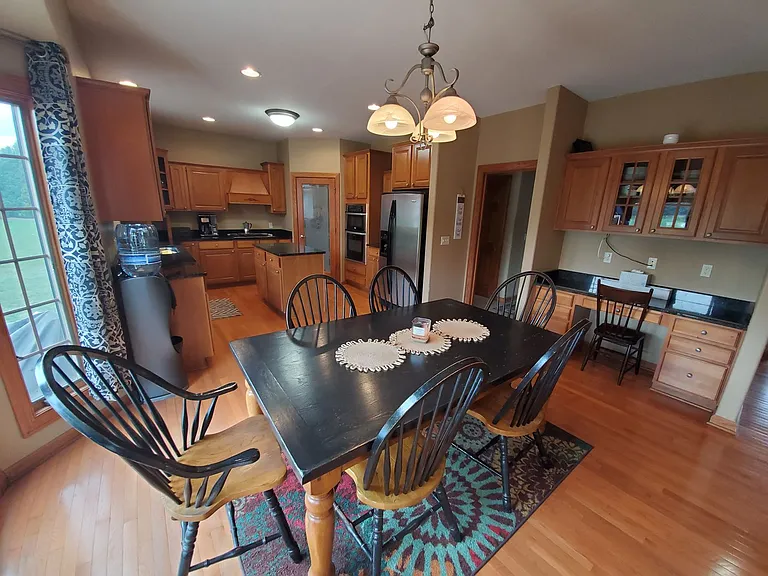 W150N7229 Paseo Ln — Photo 9