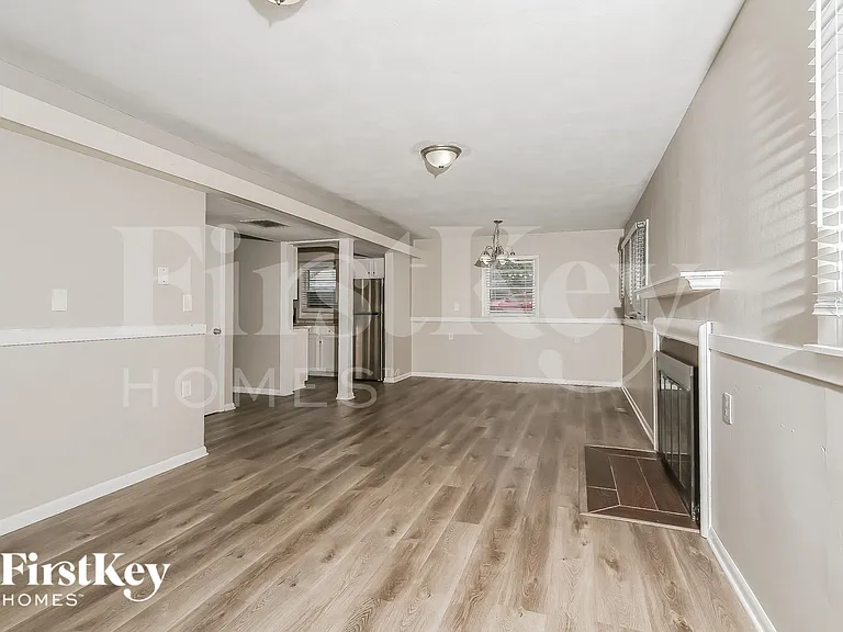1798 Maple Ave — Photo 7