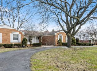 21274 Eastfarm Ln, Northville, MI 48167