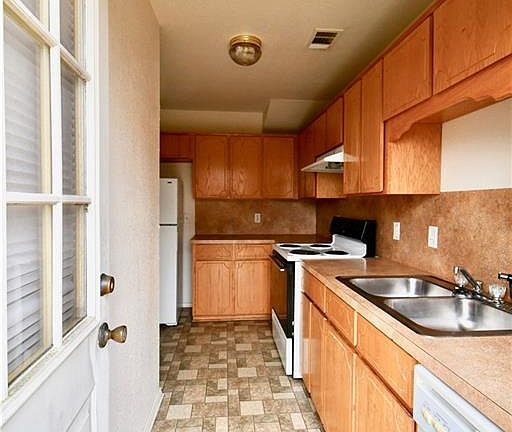 2nd image of 4003 Doraine Ct