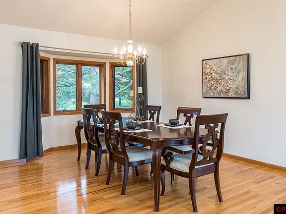 3rd image of 143 Chancery Ln
