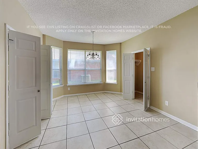 2110 Loretta Ln — Photo 7
