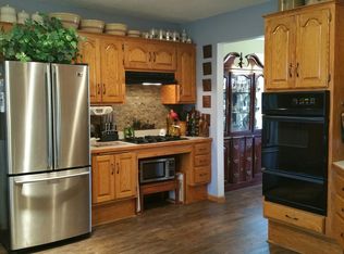 9951 Green Lake Trl, Chisago City, MN 55013