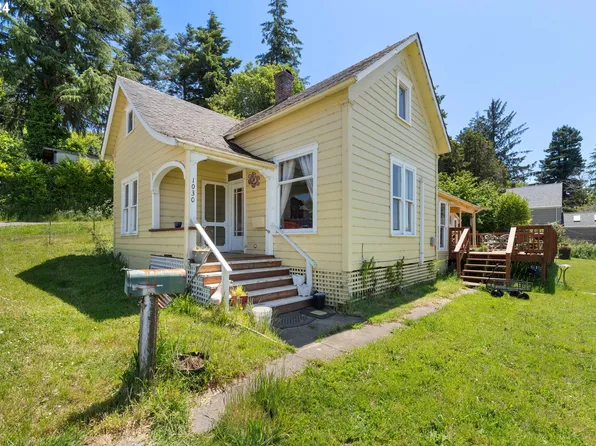 1030 Willow St, Myrtle Point, OR 97458