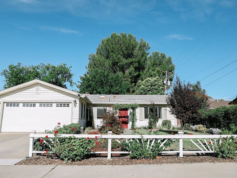 1st image of 204 Mariposa St
