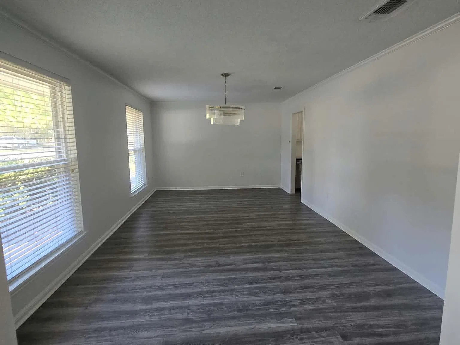 3 bed, 2078 sqft, $2,600 — Photo 2