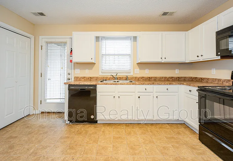 5216 Falling Creek Ln — Photo 11