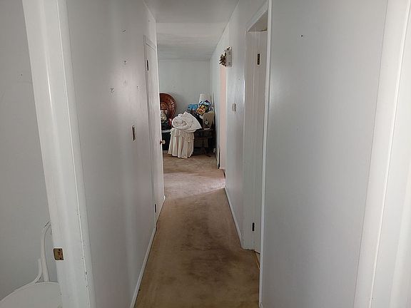 4th image of 105 Clearview Ln