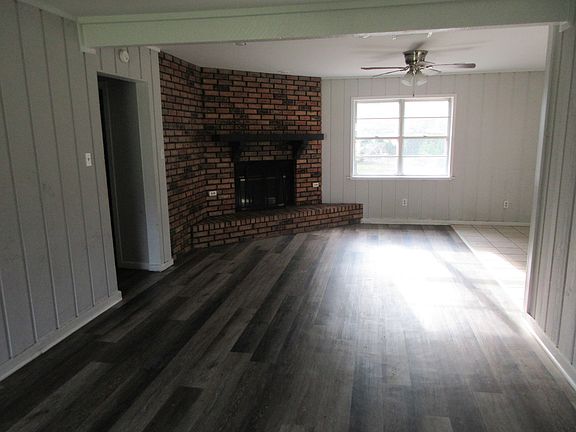 4th image of 411 Evelyn St