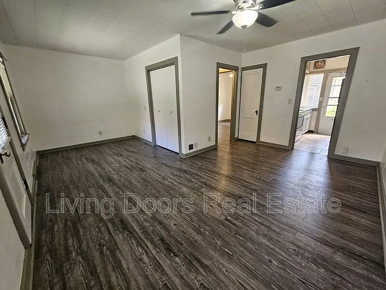 3025 P St — Photo 5