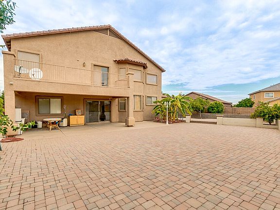 Entertaining Backyard 