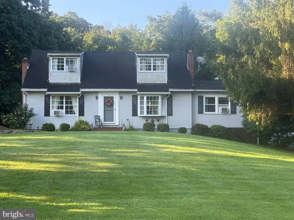 679 Sharp Ridge Rd, Danville, PA 17821