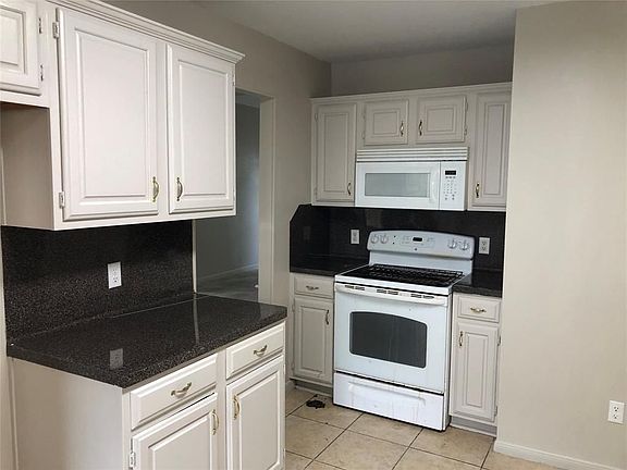 3rd image of 16423 Teak Dr