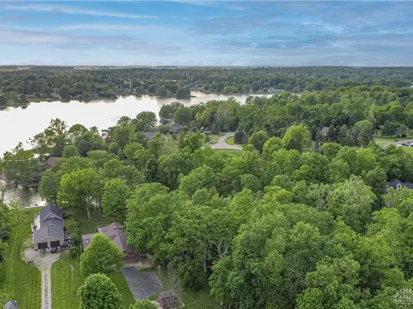 853 Lakengren Dr, Eaton, OH 45320