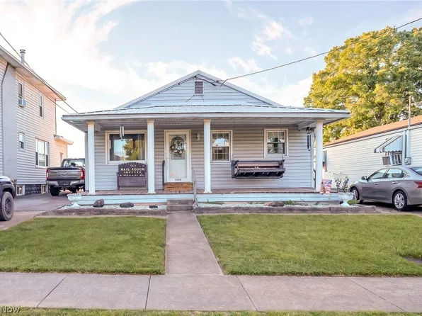 1806 Rayon Dr, Parkersburg, WV 26101