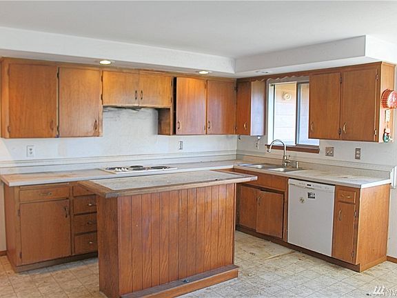 3rd image of 733 Charwila Ln