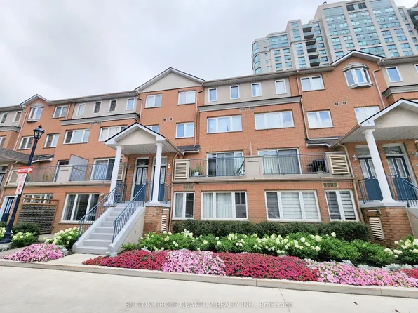 119 Omni Dr #7, Toronto, ON M1P 5A6