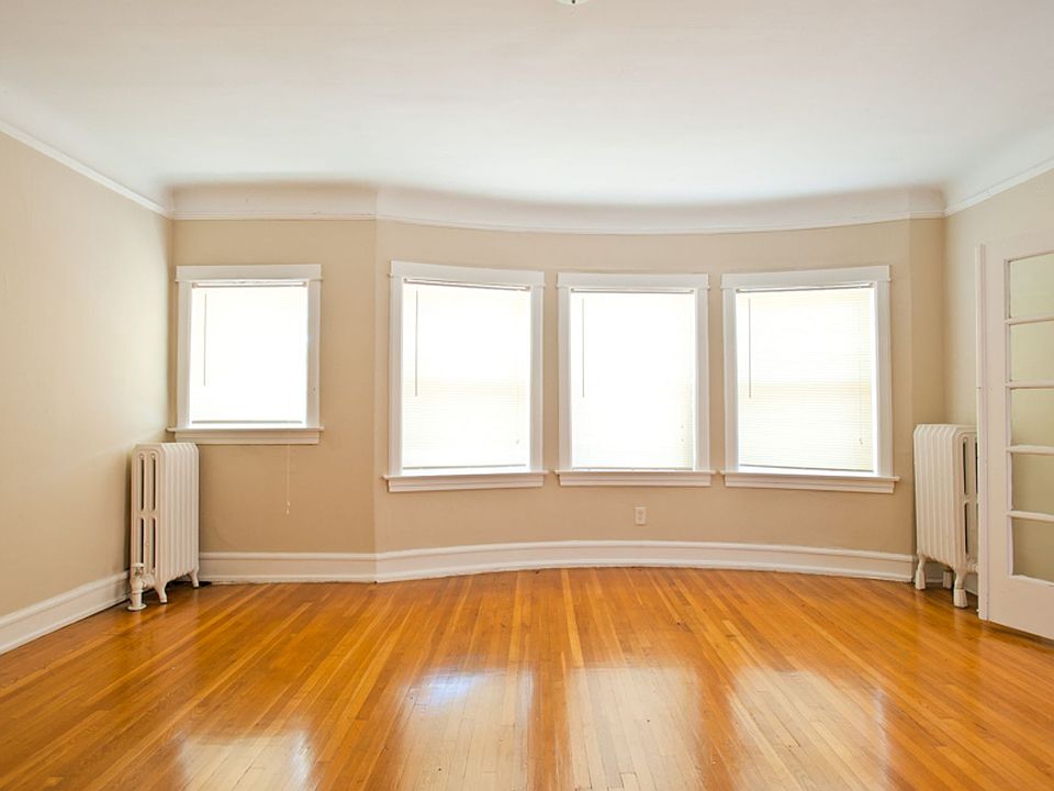 Building Photo 5