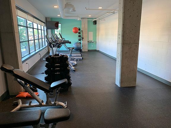 5th image of 1900 12th Ave S APT 313