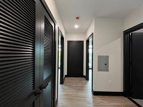 4th image of 862 Broadway #2