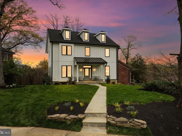 2301 Valley Dr, Alexandria, VA 22302