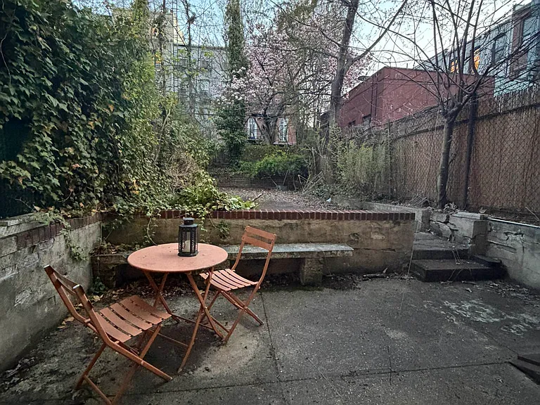 342 Union St #GARDEN — Photo 1