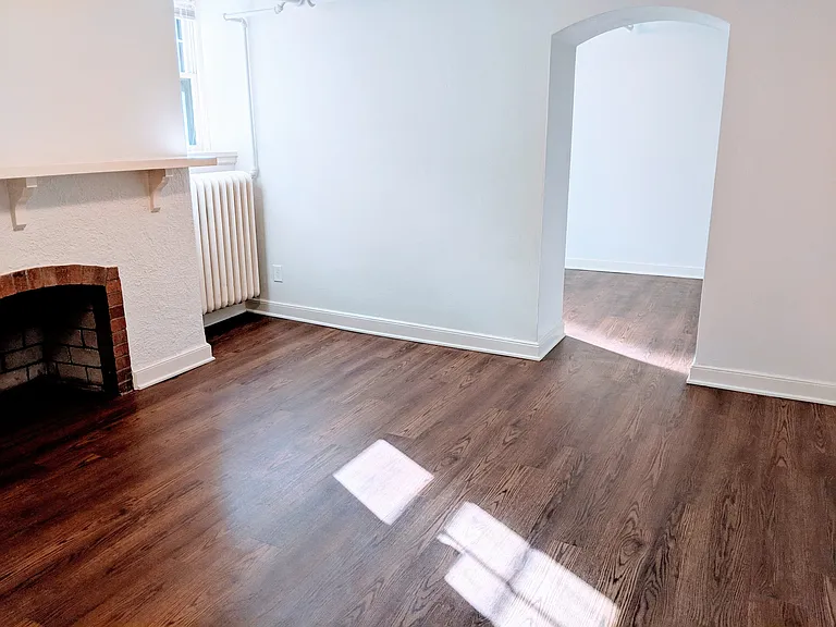 833 Grand Apartments — Photo 32