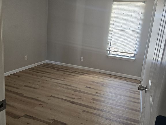 3rd image of 41 Rushwood Dr #41
