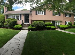 118 Meadowbrook Rd, Newton, MA 02459