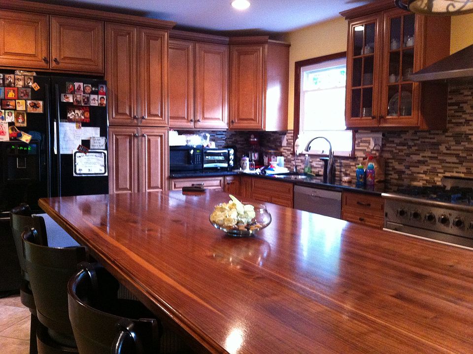 2nd image of 920 Bradley St