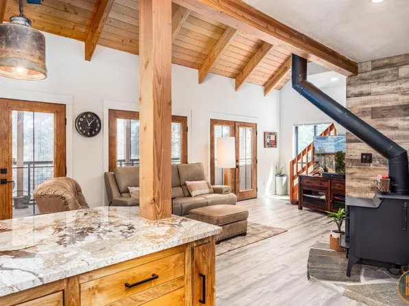 2060/2080 E Strawberry Point Rd, Duck Creek Village, UT 84710