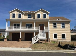 3 Woodstock Ave, Pt Monmouth, NJ 07758