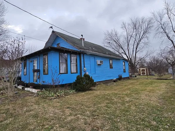 634 W Division St, Oakland City, IN 47660